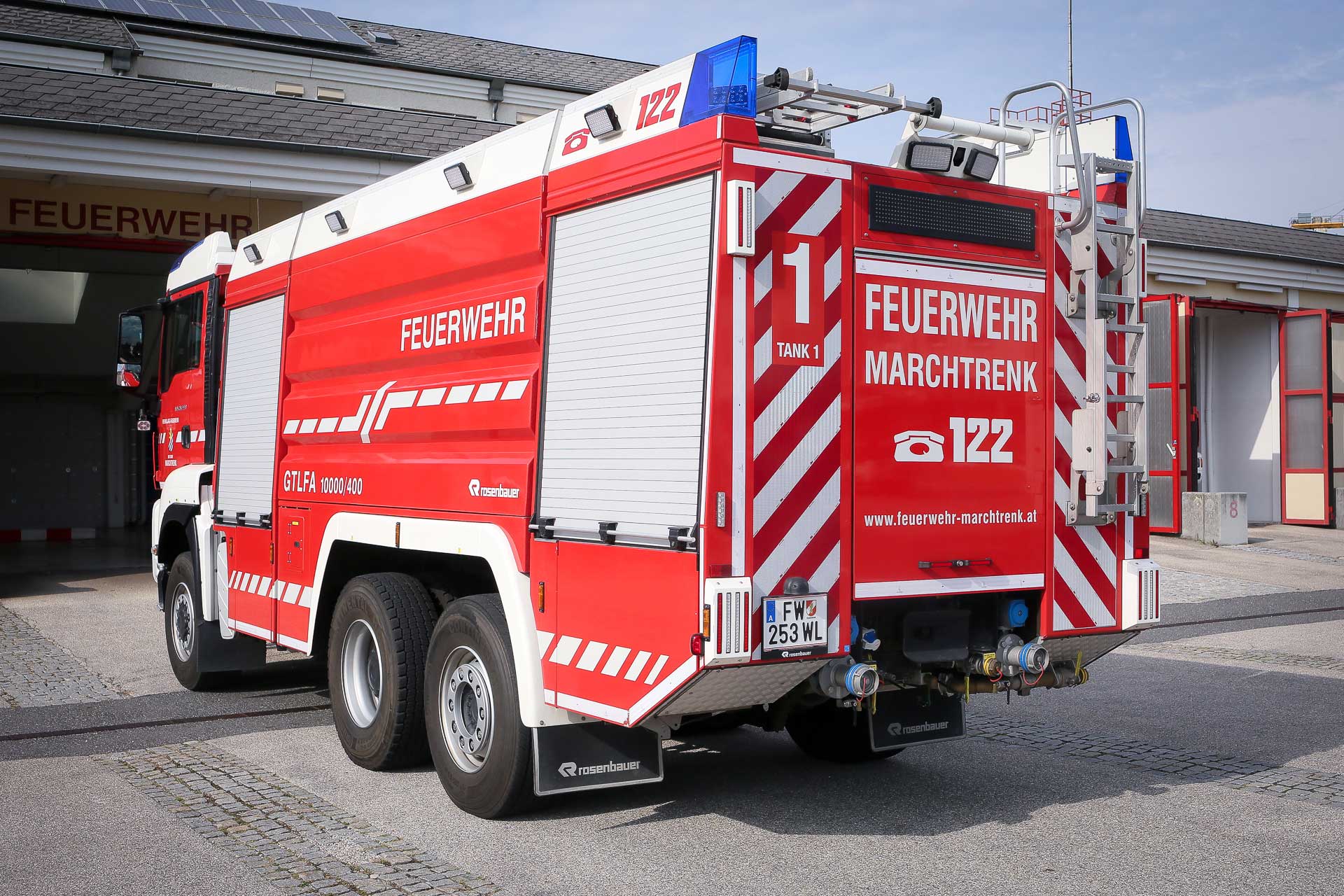 edit_DZ2A1335_b_medium